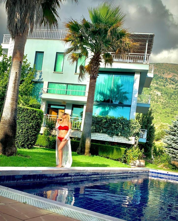 Family Beach Swimming Pool Villa Luanit Trajas Exterior photo